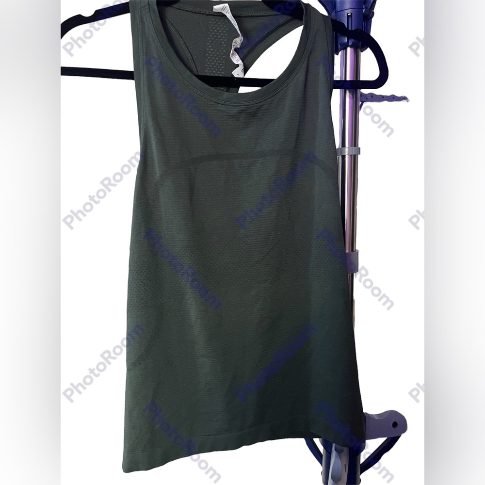 NWOT Lululemon Swiftly Tech Tank Top Race Length in Smoked Spruce - Size 14